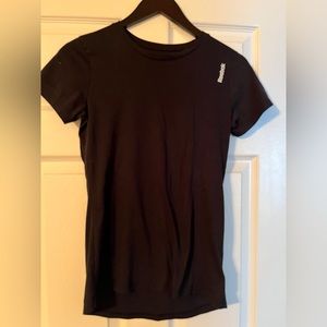 🐠Reebok Women’s XS T-Shirt. Black. Short Sleeve.